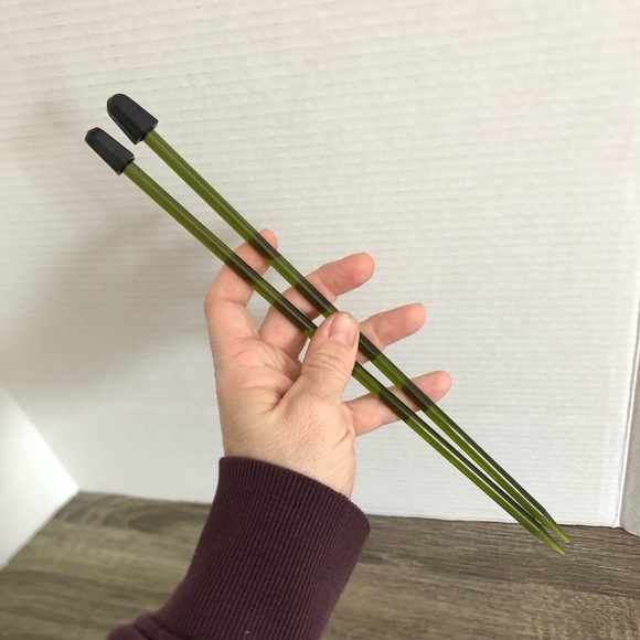 Vtg Transparent Green Knitting Needles - Picture 7 of 7